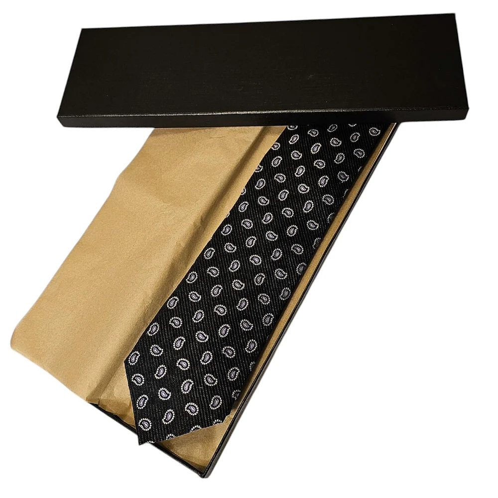 ROUNDTREE & YORKE TIE